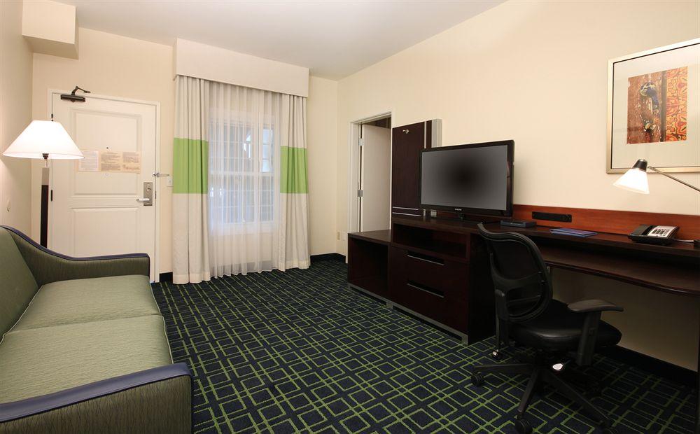Fairfield Inn & Suites San Diego Old Town Экстерьер фото