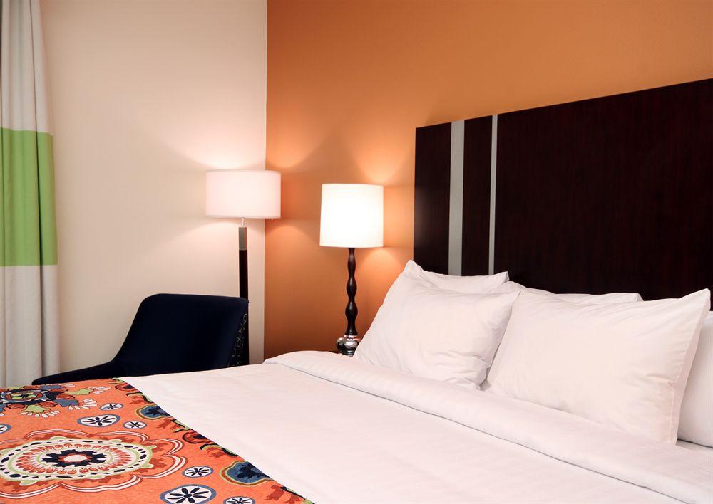 Fairfield Inn & Suites San Diego Old Town Экстерьер фото