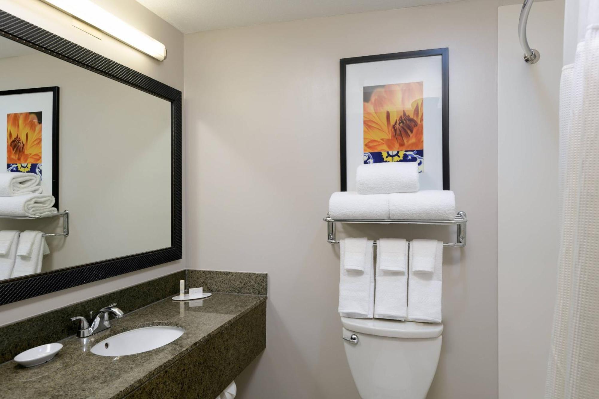 Fairfield Inn & Suites San Diego Old Town Экстерьер фото