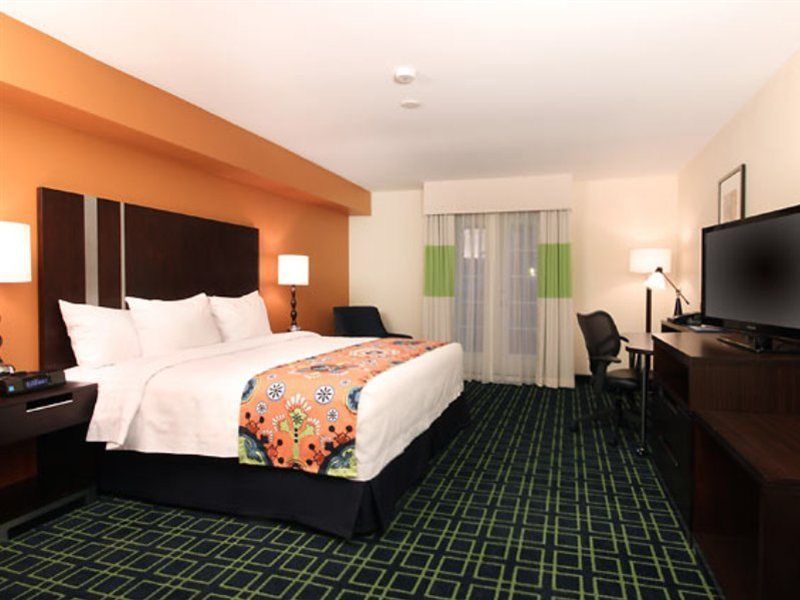 Fairfield Inn & Suites San Diego Old Town Номер фото